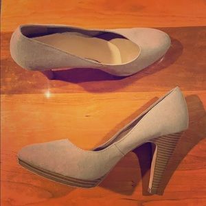 Nude heels, barely worn